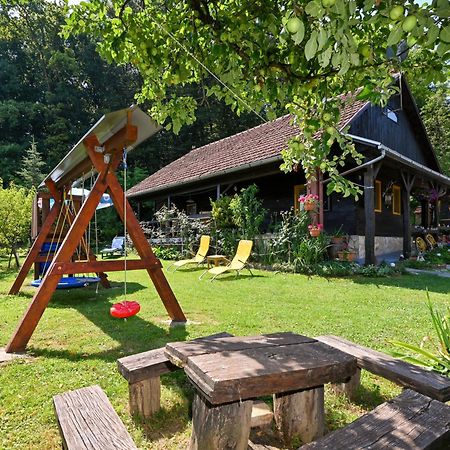 Kuca Viola, Traditional Wooden House In Tuhelj Exterior foto