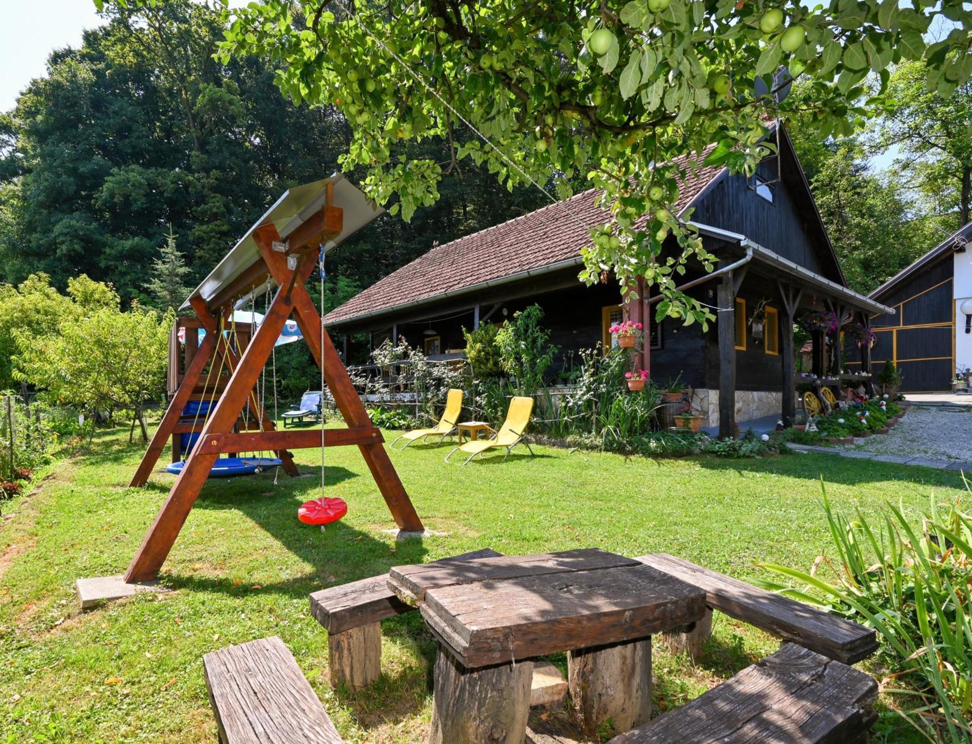 Kuca Viola, Traditional Wooden House In Tuhelj Exterior foto